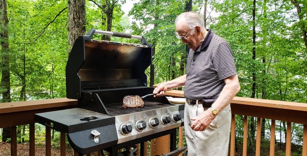 Choisissez votre barbecue à gaz Napoleon : guide et conseils